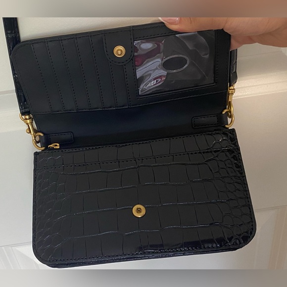 Black Guess Crossbody Purse - Picture 3 of 3